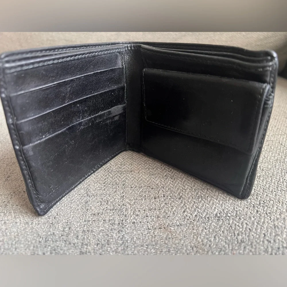 Gucci Black Leather Bifold wallet